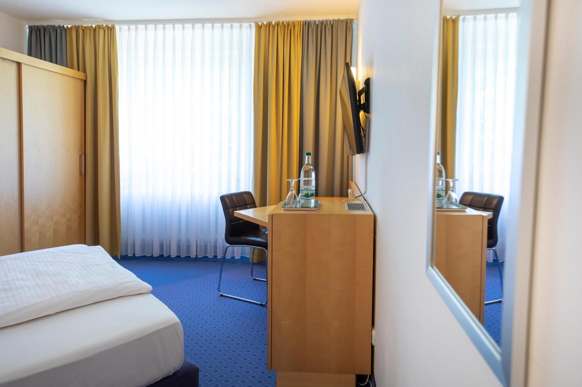 Achat Hotel Suhl Kültér fotó